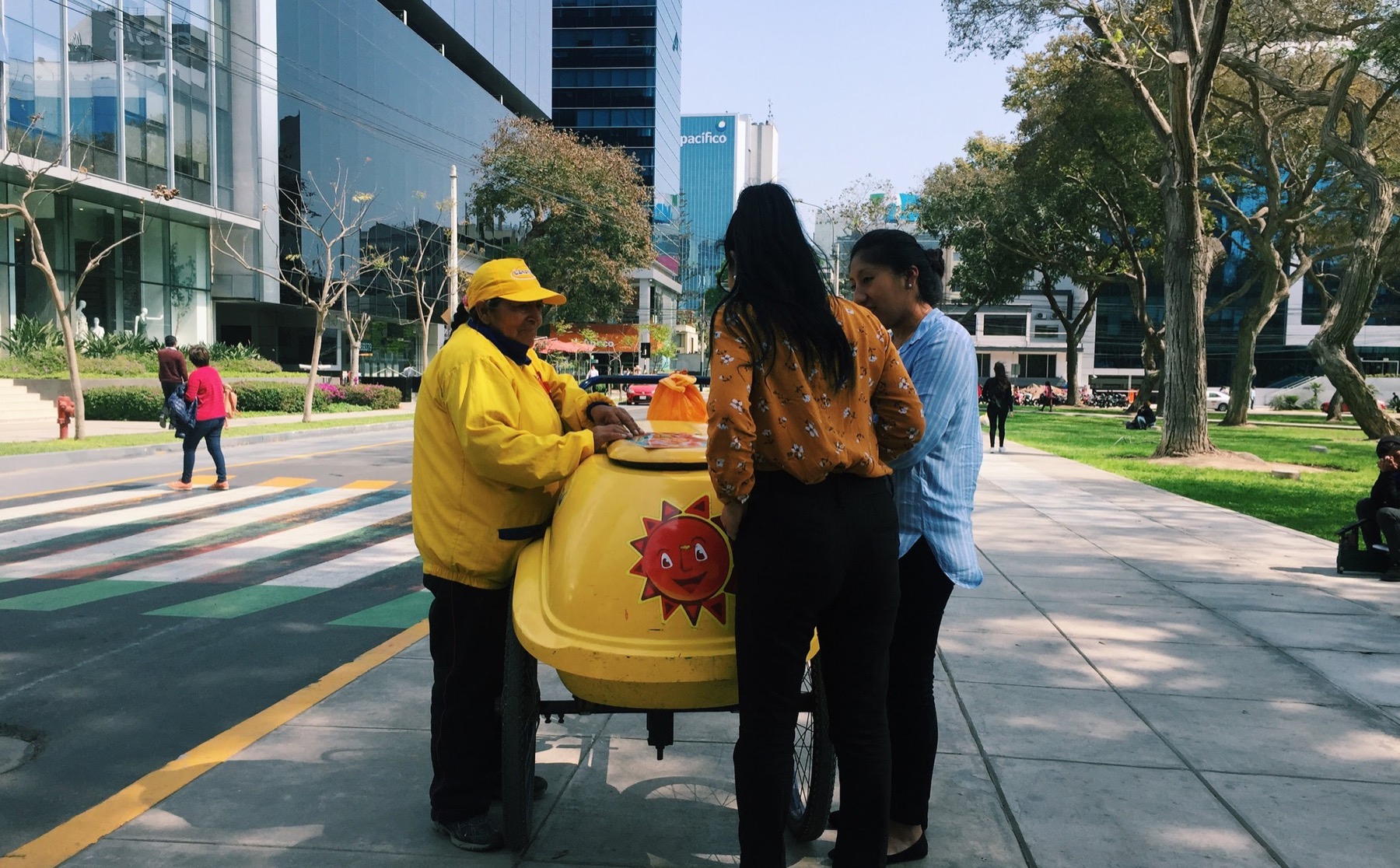 D'Onofrio ice cream vendor cart on a street in Lima
